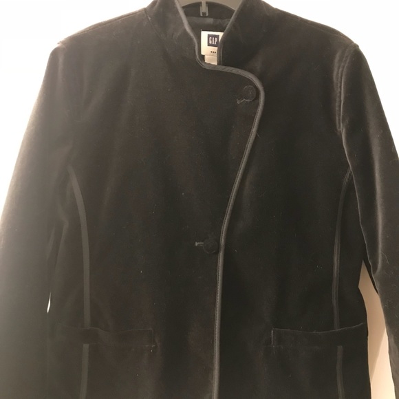 Gap velvet blazer can be worn two ways - Picture 4 of 5